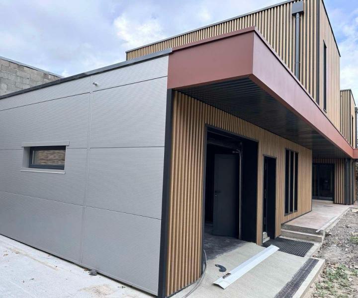 Le bardage en bois : un excellent choix pour donner un aspect chaleureux à votre maison.